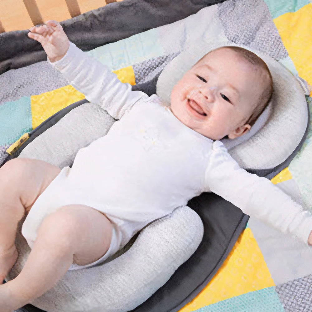 BabyLift Anti-Reflux Lounger — Ergonomic Wedge, Anti-Roll Support & Secure Feeding Strap