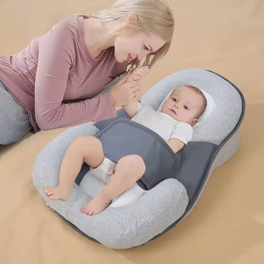 BabyLift Anti-Reflux Lounger — Ergonomic Wedge, Anti-Roll Support & Secure Feeding Strap